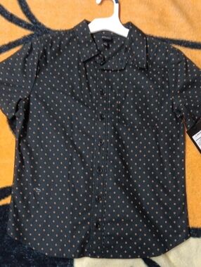 art class Black Short Sleeve Button-Down with Tan Dot Print